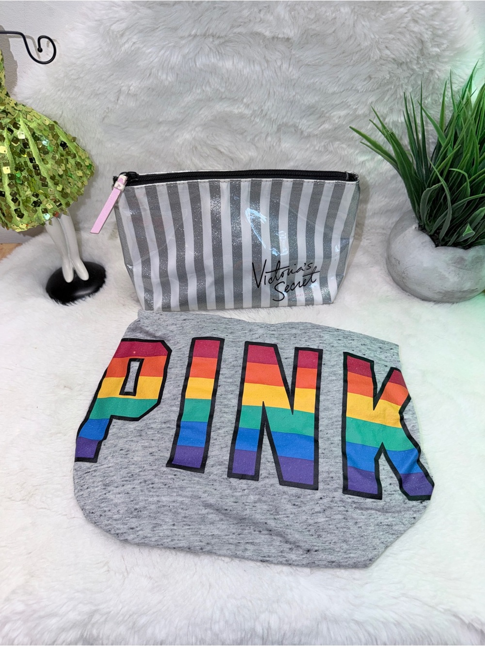 FREE PINK Top/MakeUp Tote With Bundle Add to Cart Send Offer Less $5 🏳️🌈